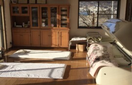 冬の寒さで縮こまった体を整える治療院の院内風景