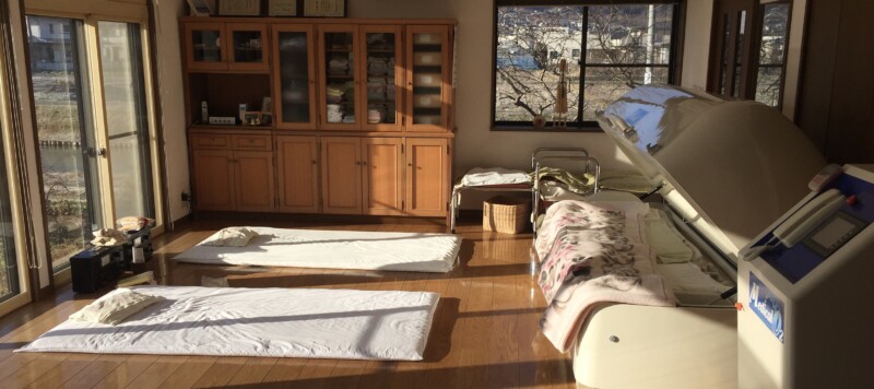 冬の寒さで縮こまった体を整える治療院の院内風景