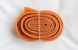 大2m。家でしっかり使いたい人に選ばれている、長さ2mのゴムチューブ