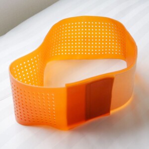 ワンタッチシングル。腰に巻いて使う、幅広タイプのワンタッチゴムバンド