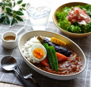 冷たいものばかりに頼りがちな夏の食事をテーマにしたアイキャッチ画像